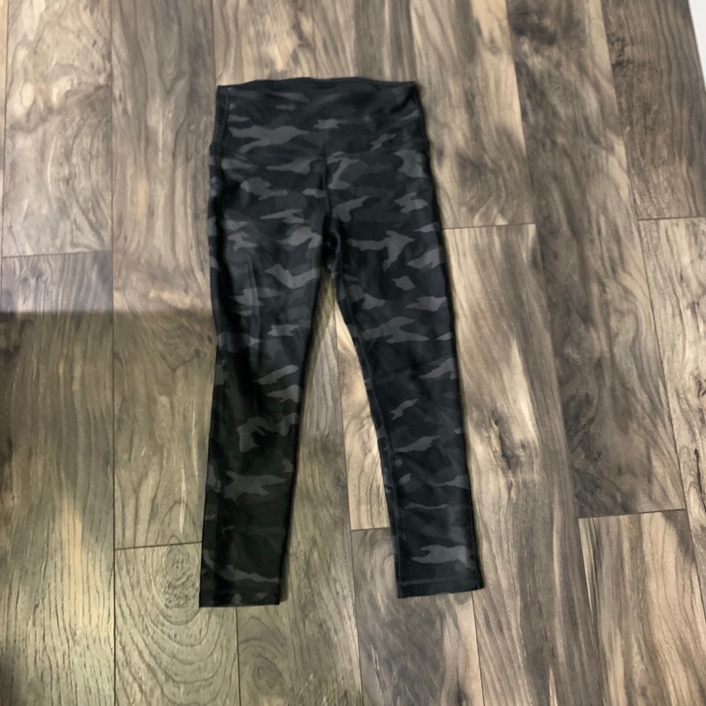 Cropped Camo Leggings